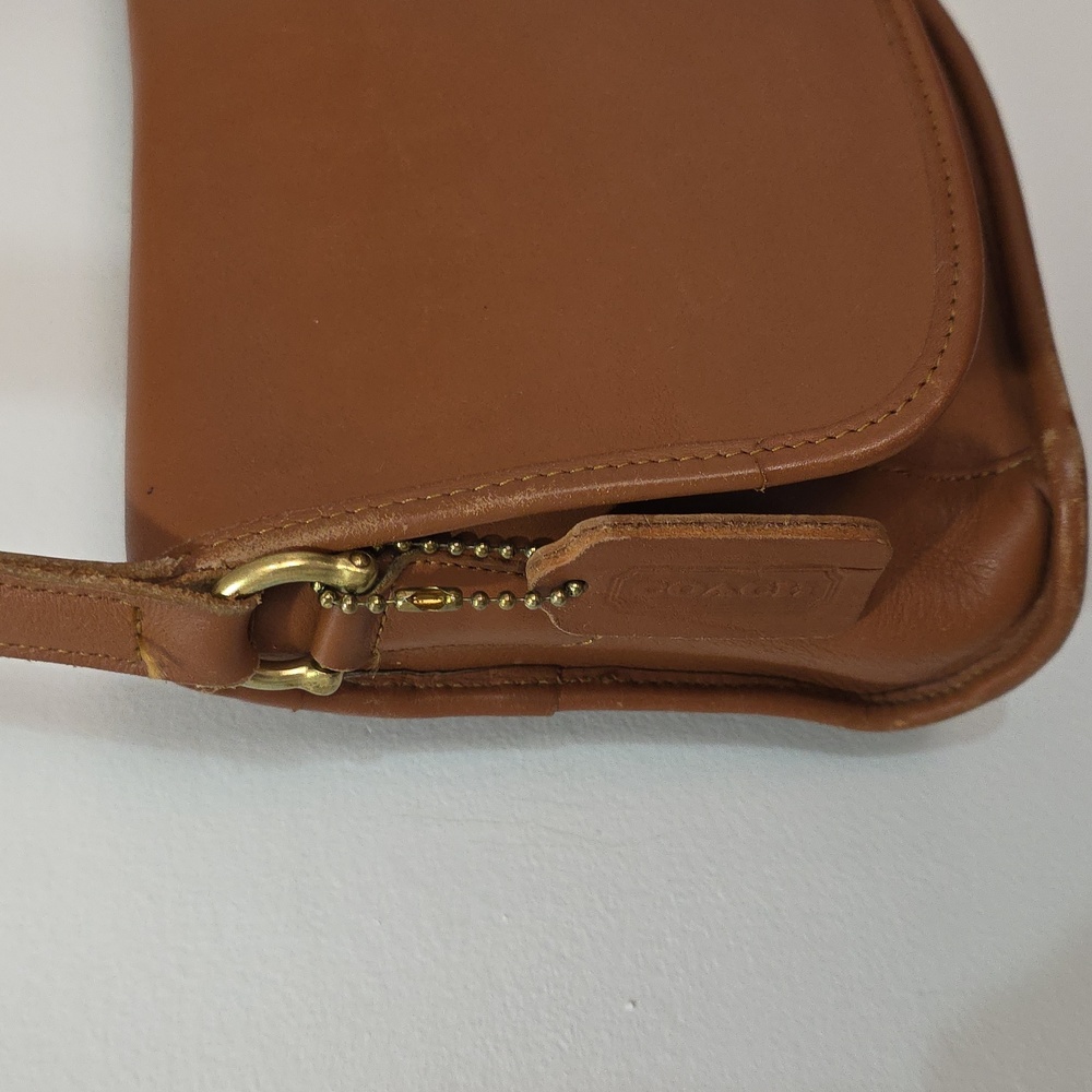 Coach Brown Leather Crossbody Bag with Gold Hardware - Picture 4 of 12